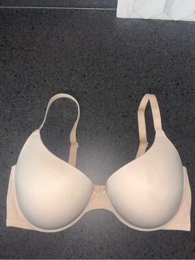 Victoria's Secret Pale Pink Smooth T-Shirt Bra